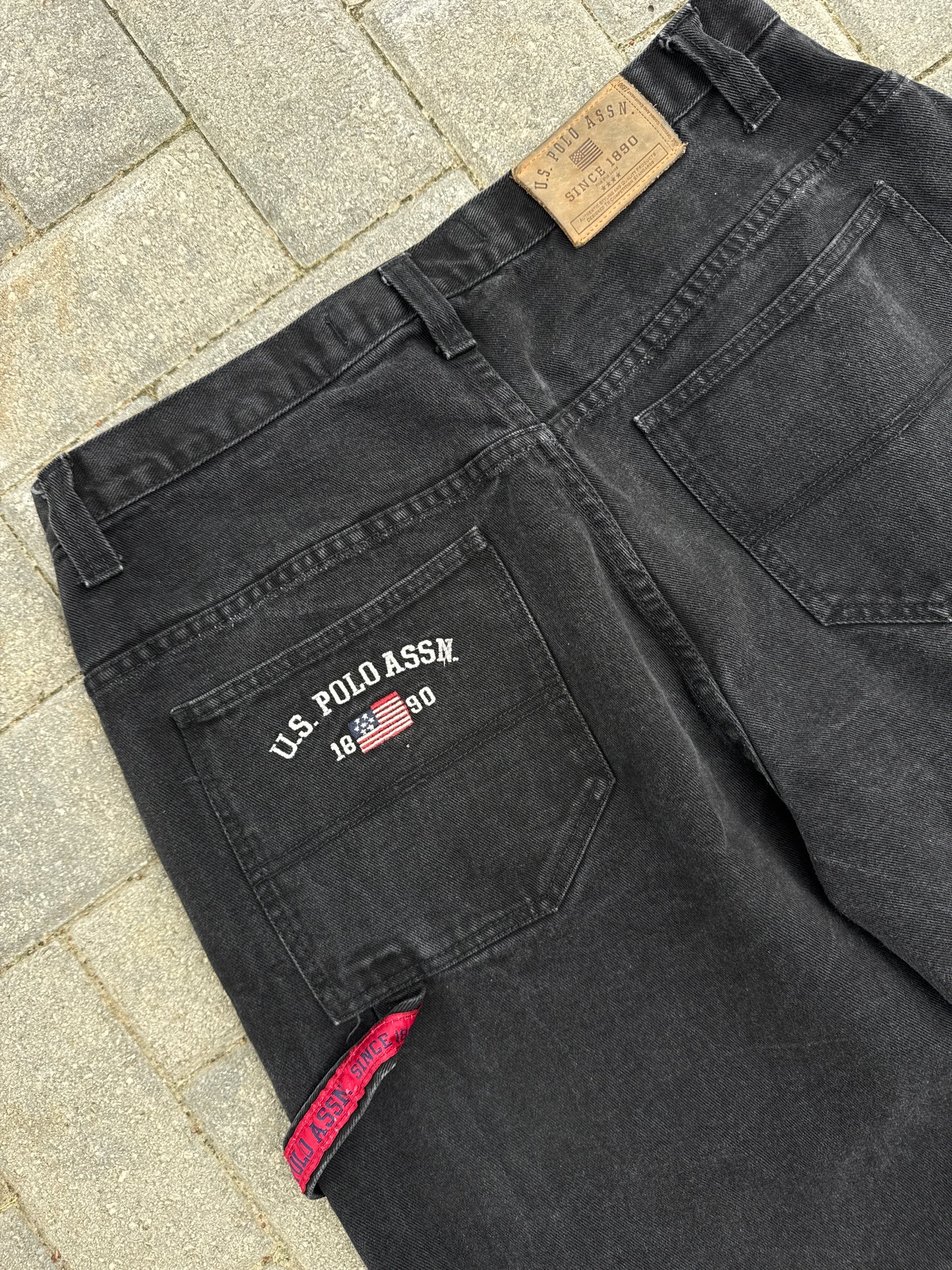 (36) U.S. Polo Assn. Y2K Black Jorts