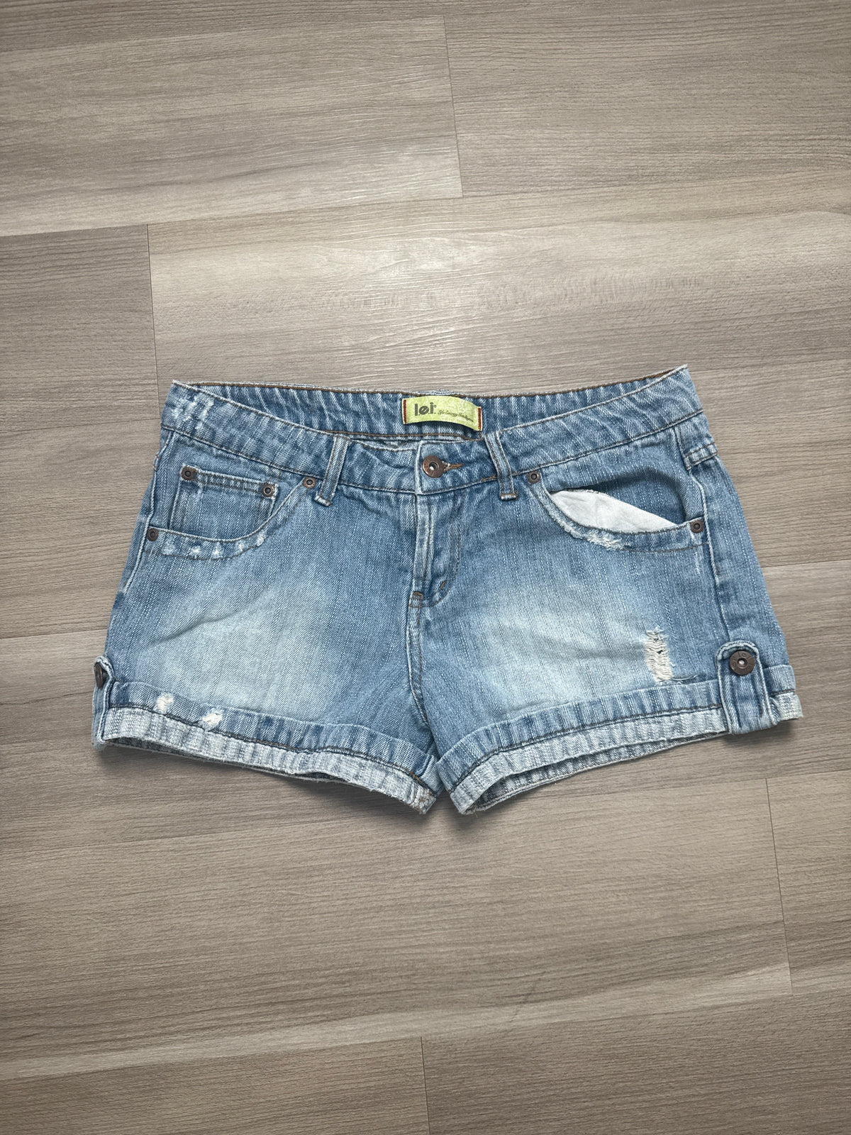 (9) Women Lei Jorts
