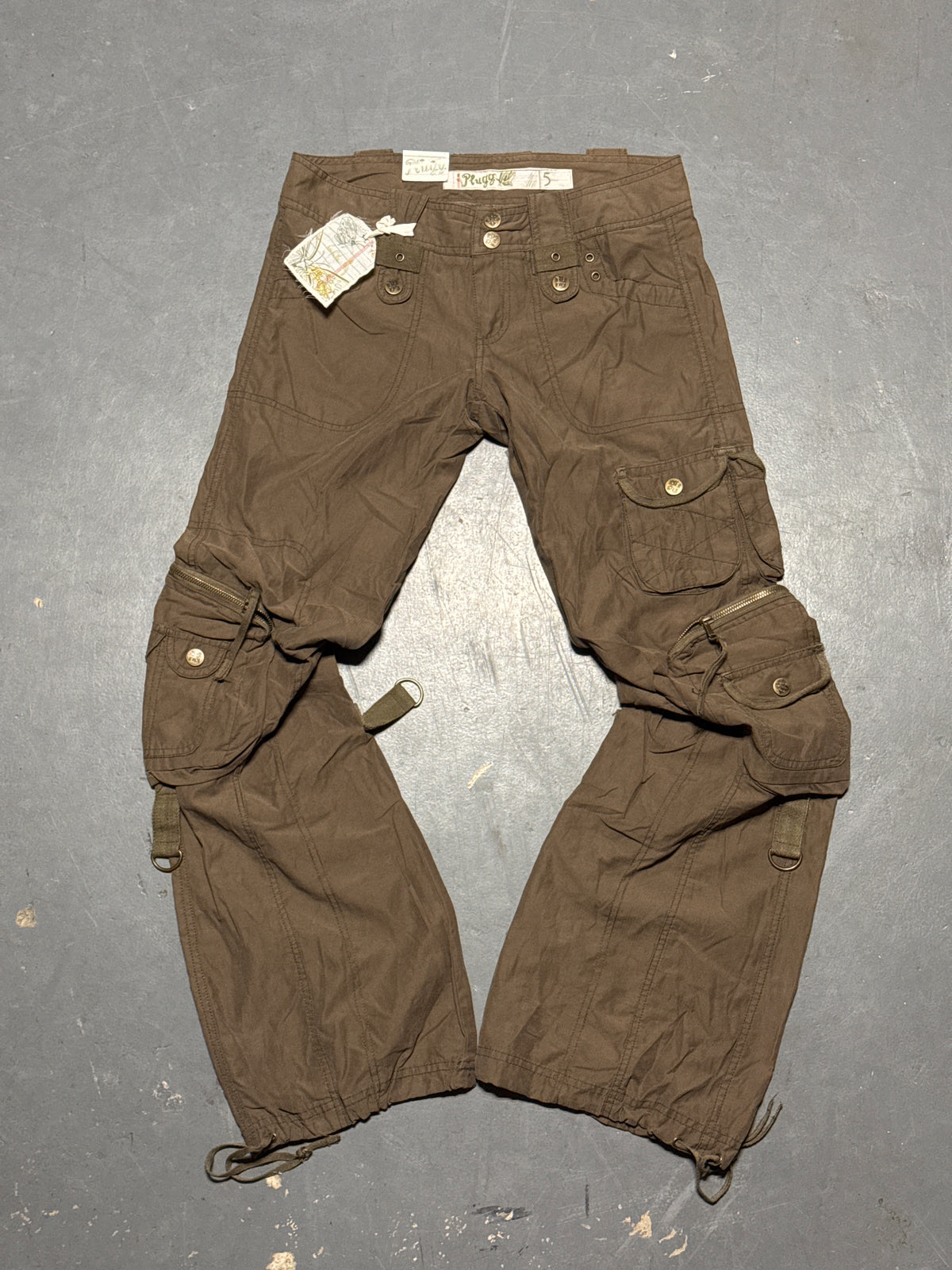 (30x33) Plugg Brand New Cargo Pants