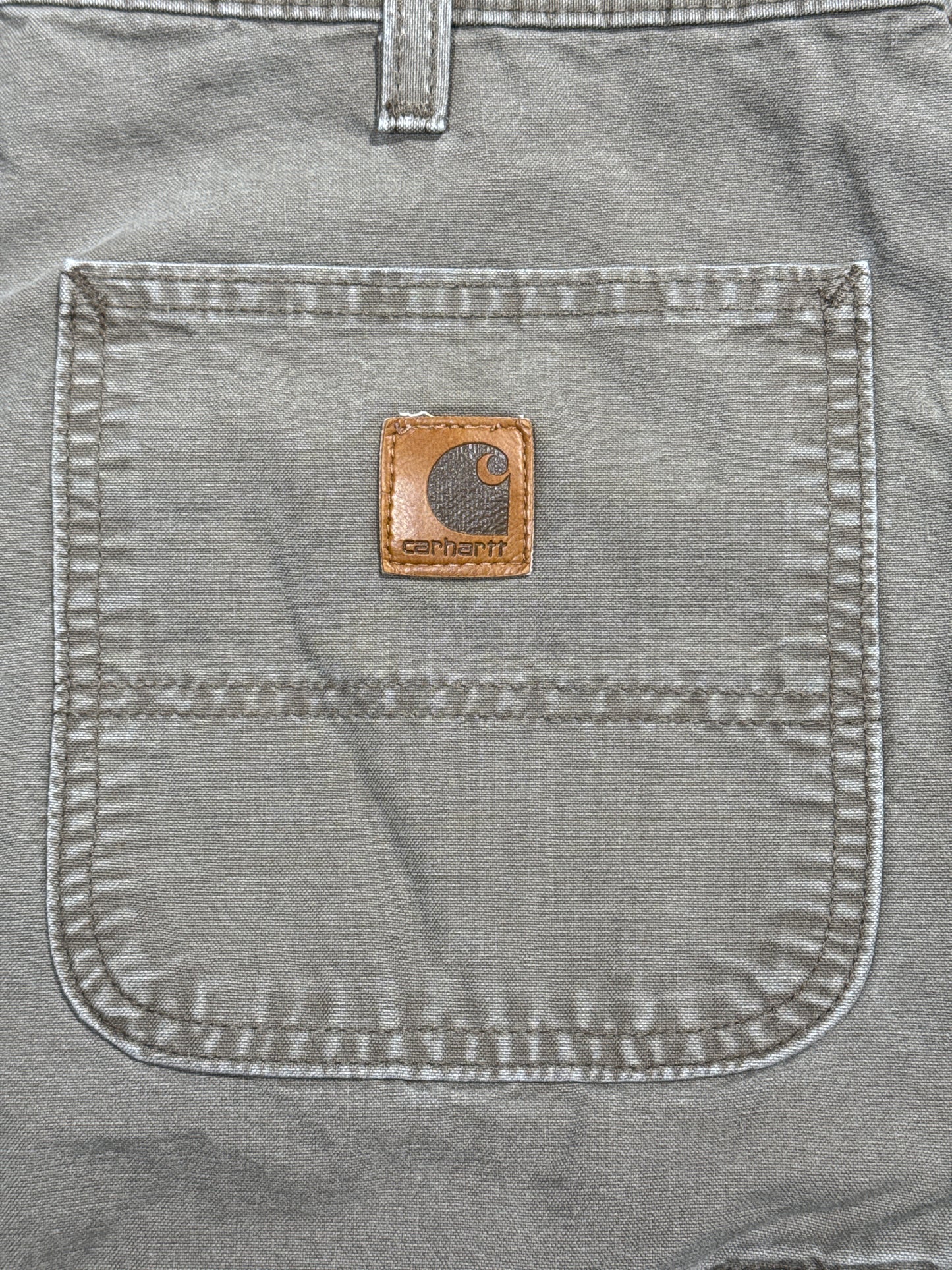 (32) Green Carhartt Carpenter B144LBR Shorts