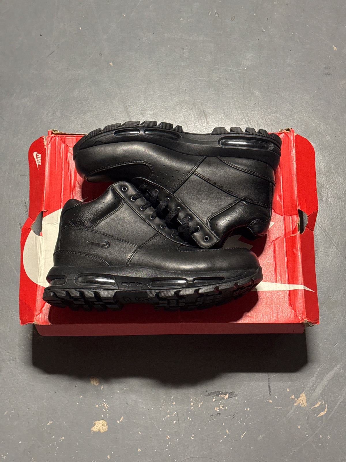(10) Nike Men's Air Max Goadome ACG Boots