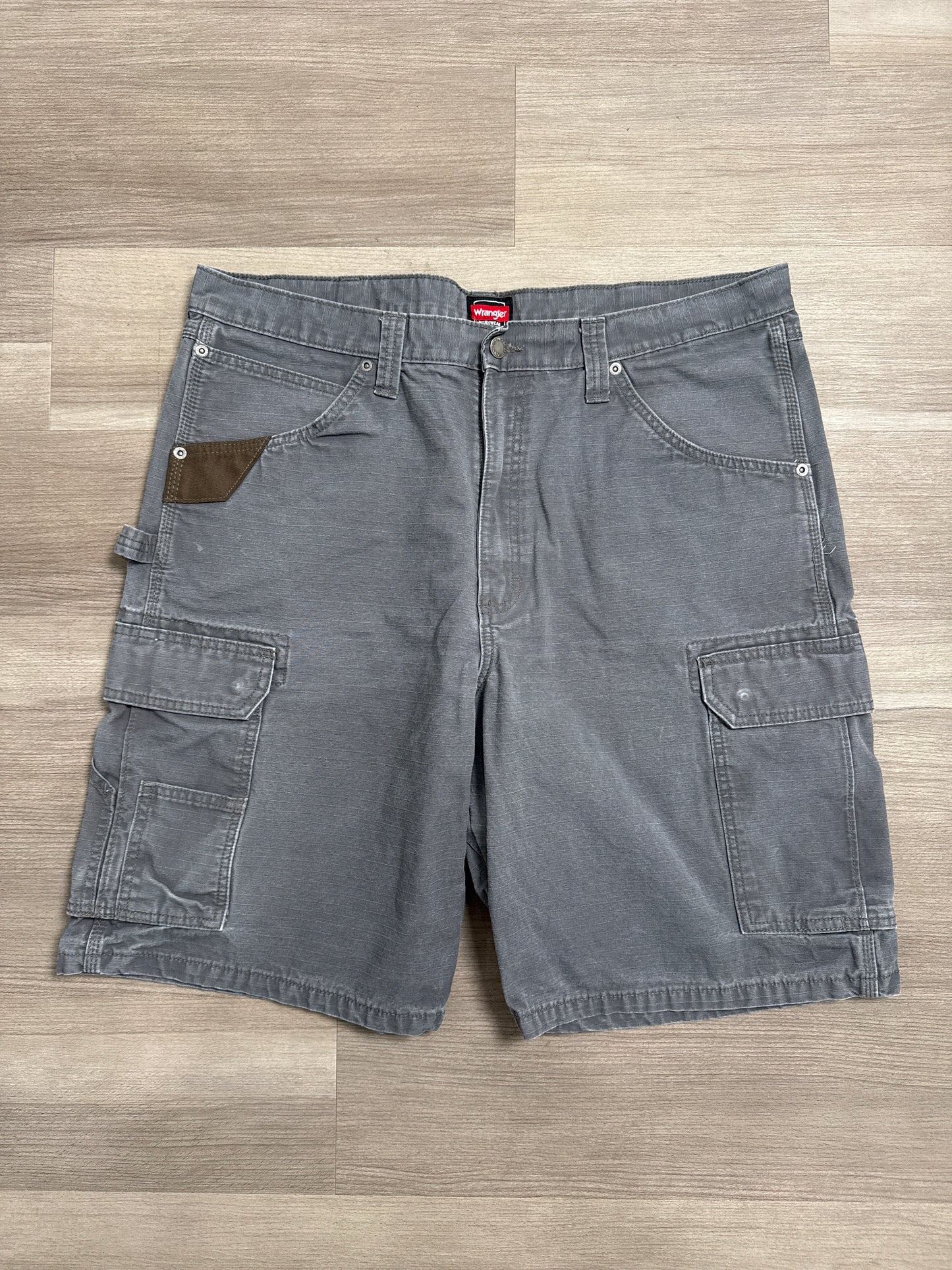 (38) Wrangler Dungaree Cargo Shorts