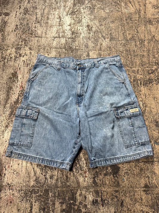 (38) Wrangler Jorts