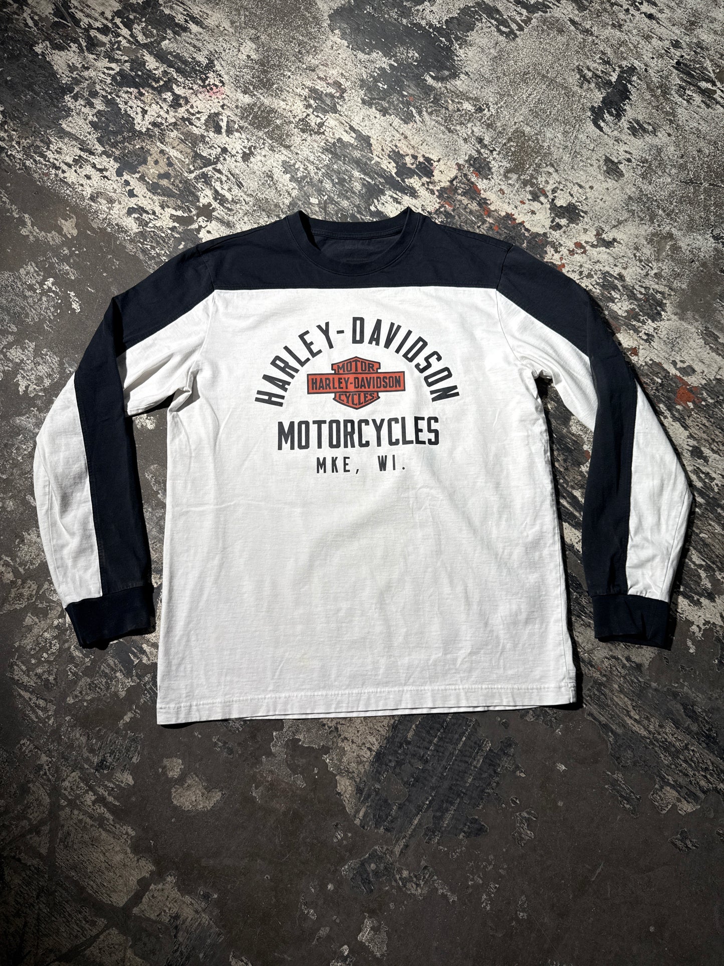 (M) Harley Davidson Milwaukee Long Sleeve