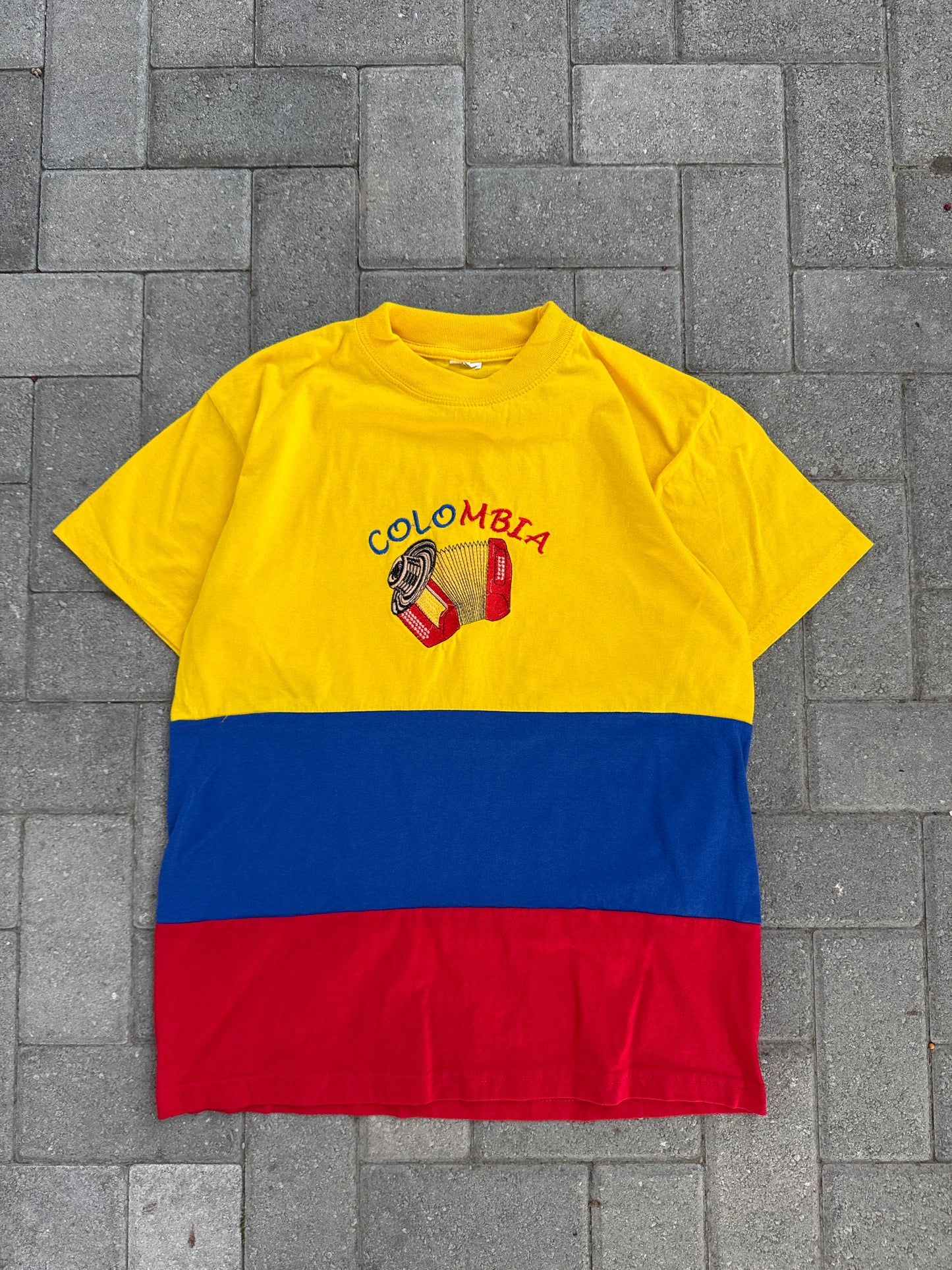 (M) Vintage Colombia Tee
