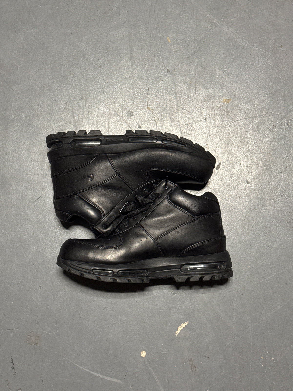 (10) Nike Men's Air Max Goadome ACG Boots