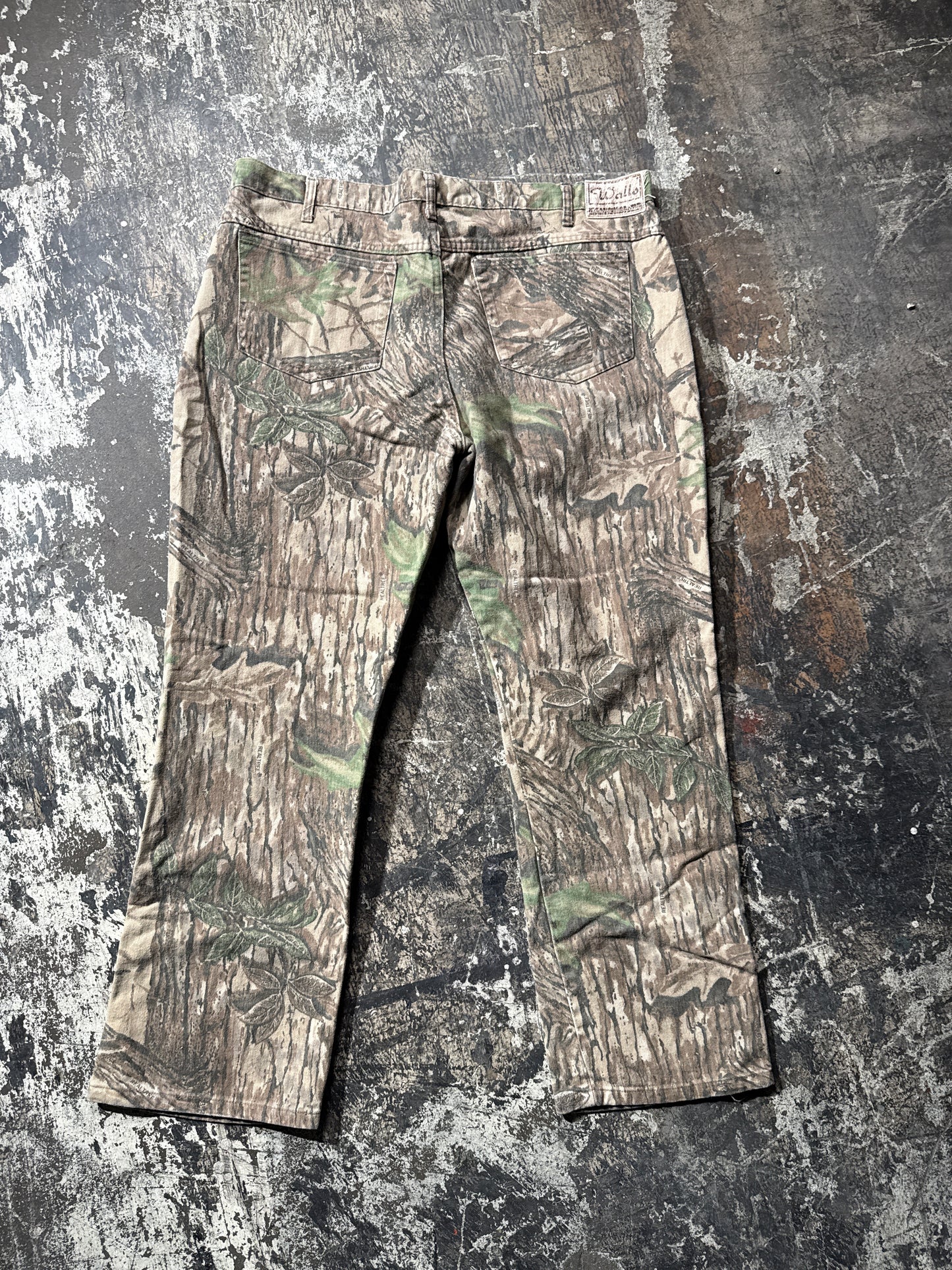 (42x32) Walls Camo Carpenter Pants
