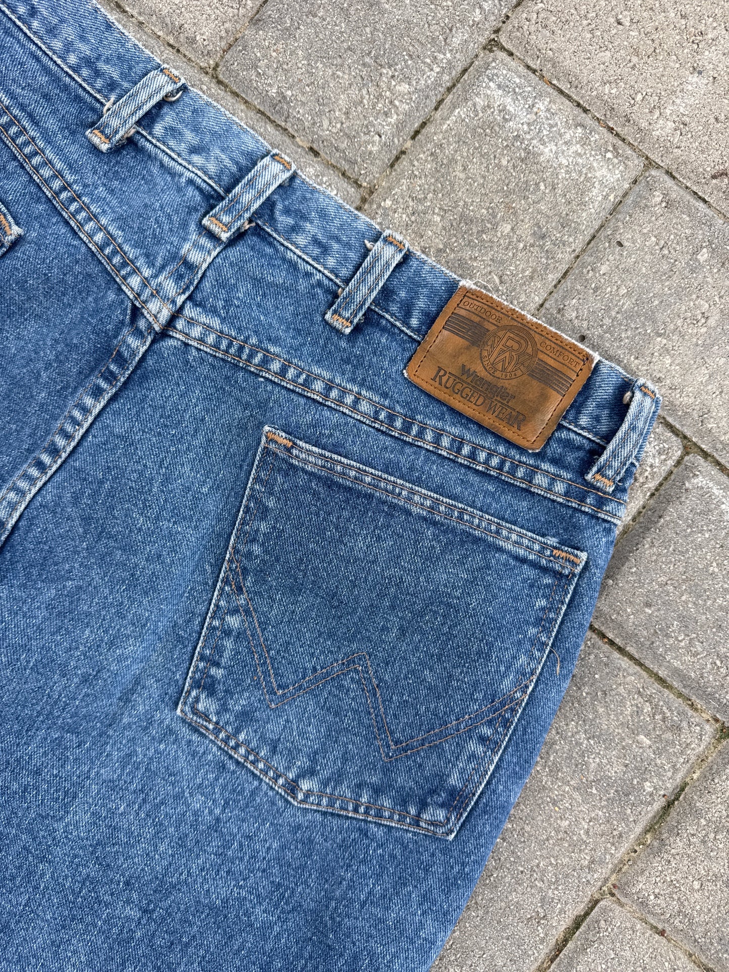 (36) Vintage Wrangler Rugged Wear Jorts