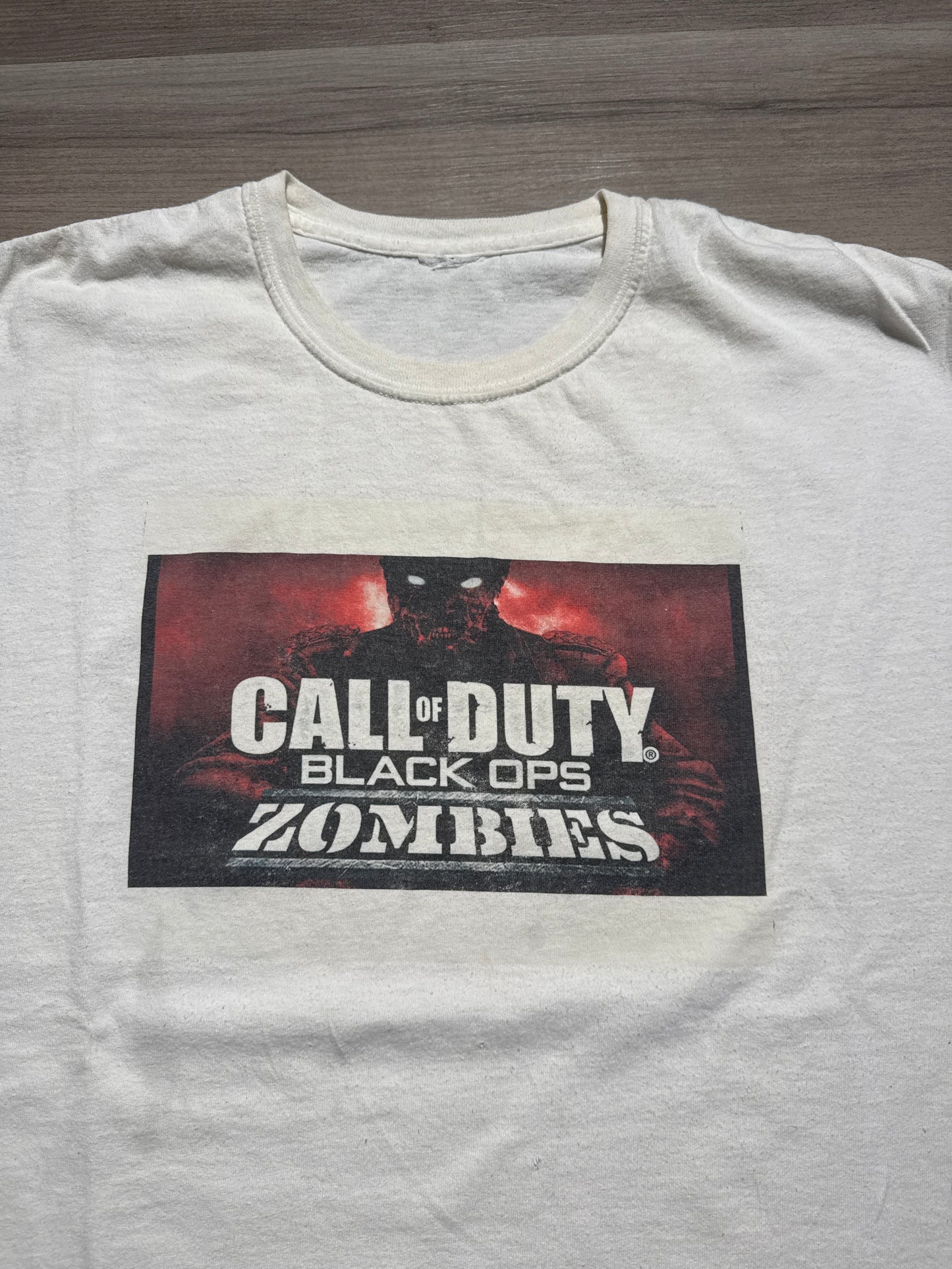 (2XL) Call of Duty Black Ops Zombies T-shirt