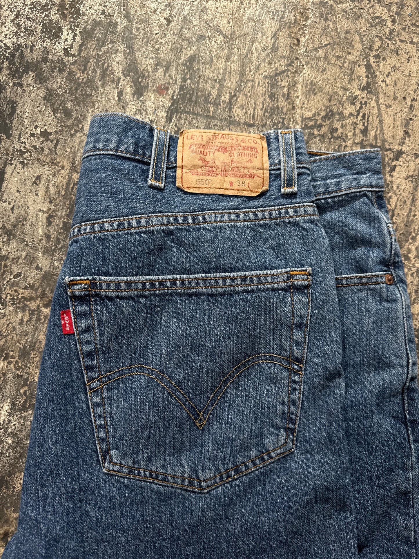 (38) Levi’s 550 Jorts
