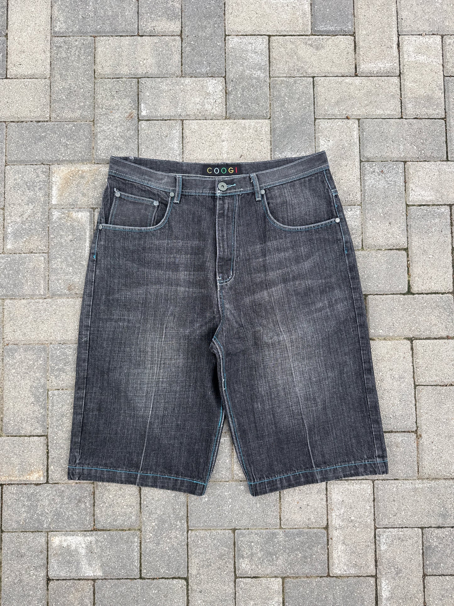 (38) Coogi Y2K Jorts