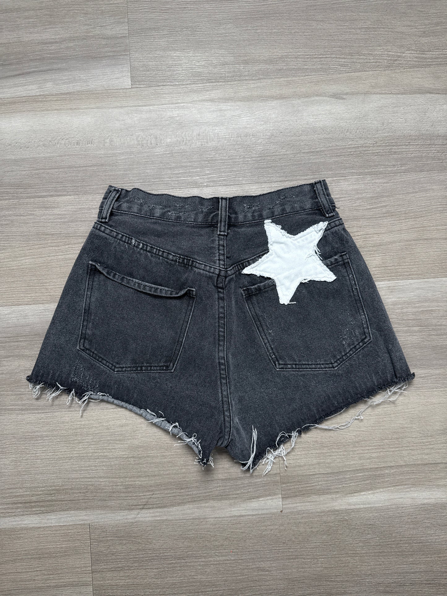 (27) Buddy Love Star Jorts