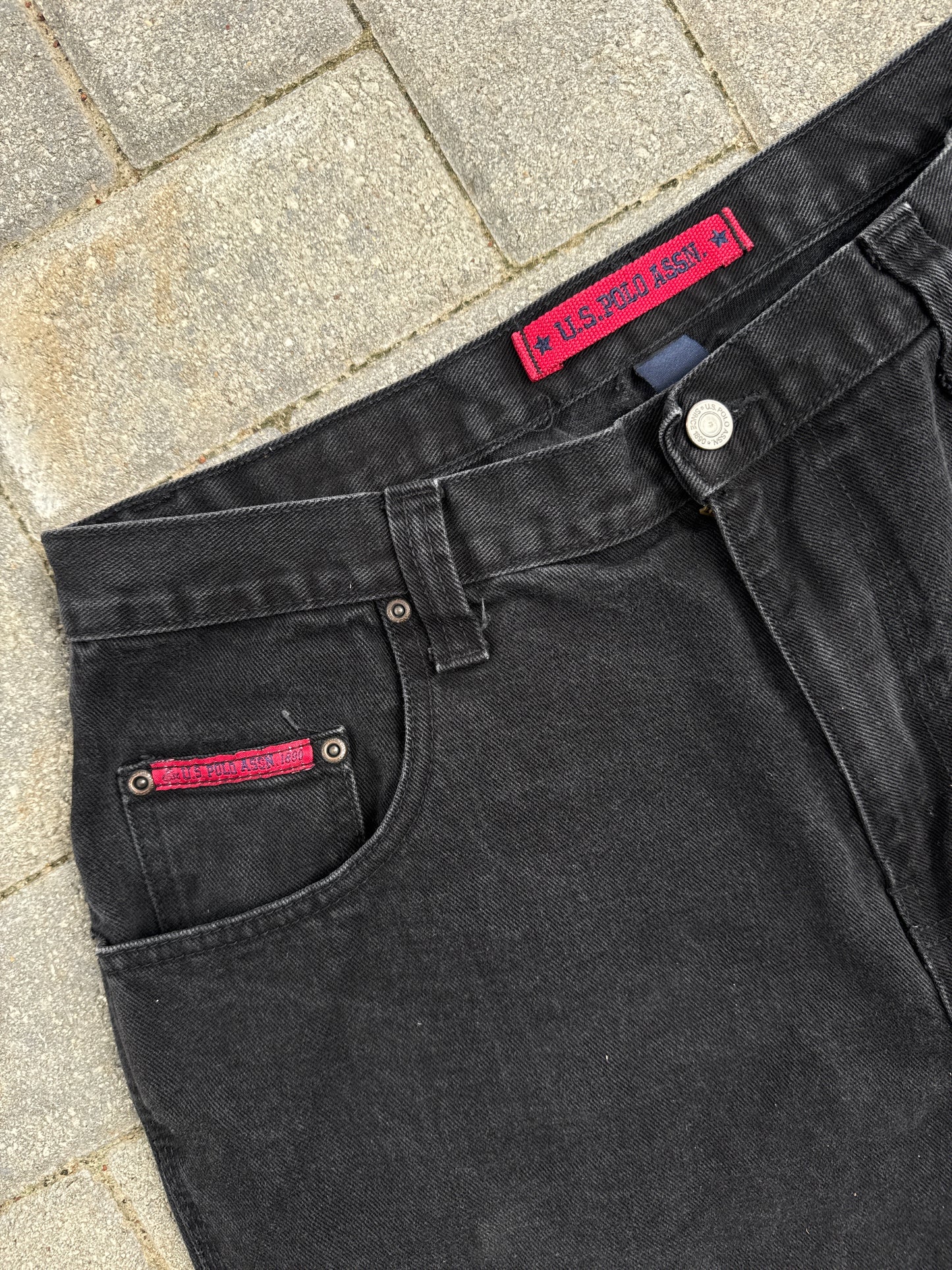 (36) U.S. Polo Assn. Y2K Black Jorts