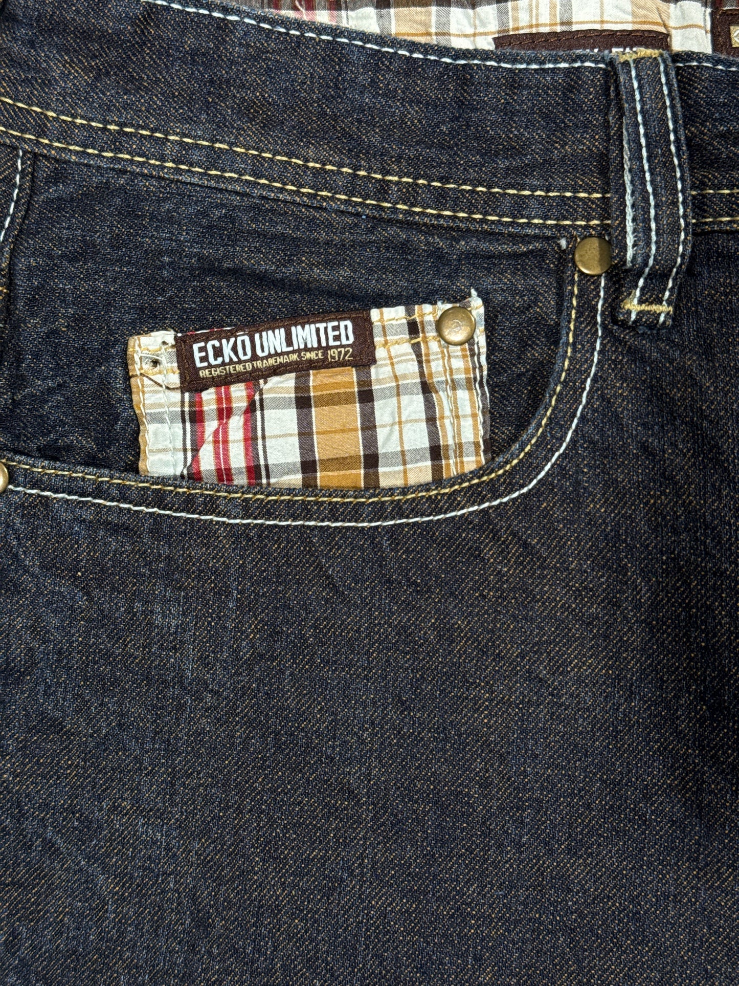 (32) Eckō Unltd. Baggy-Fit Jorts