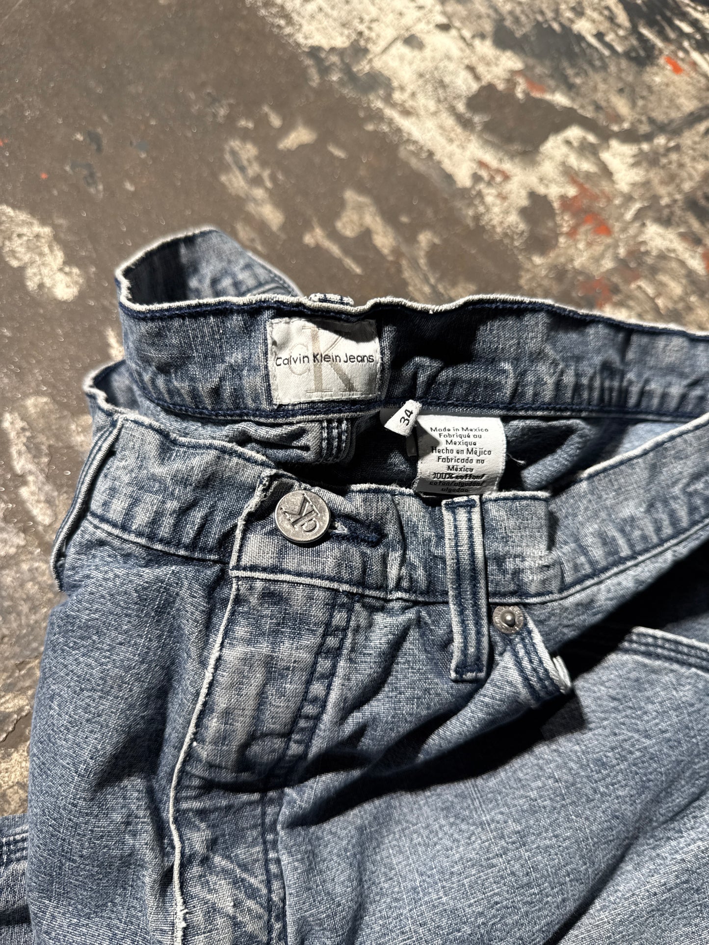 (34) Vintage Calvin Klein Jeans Acid Wash Jorts