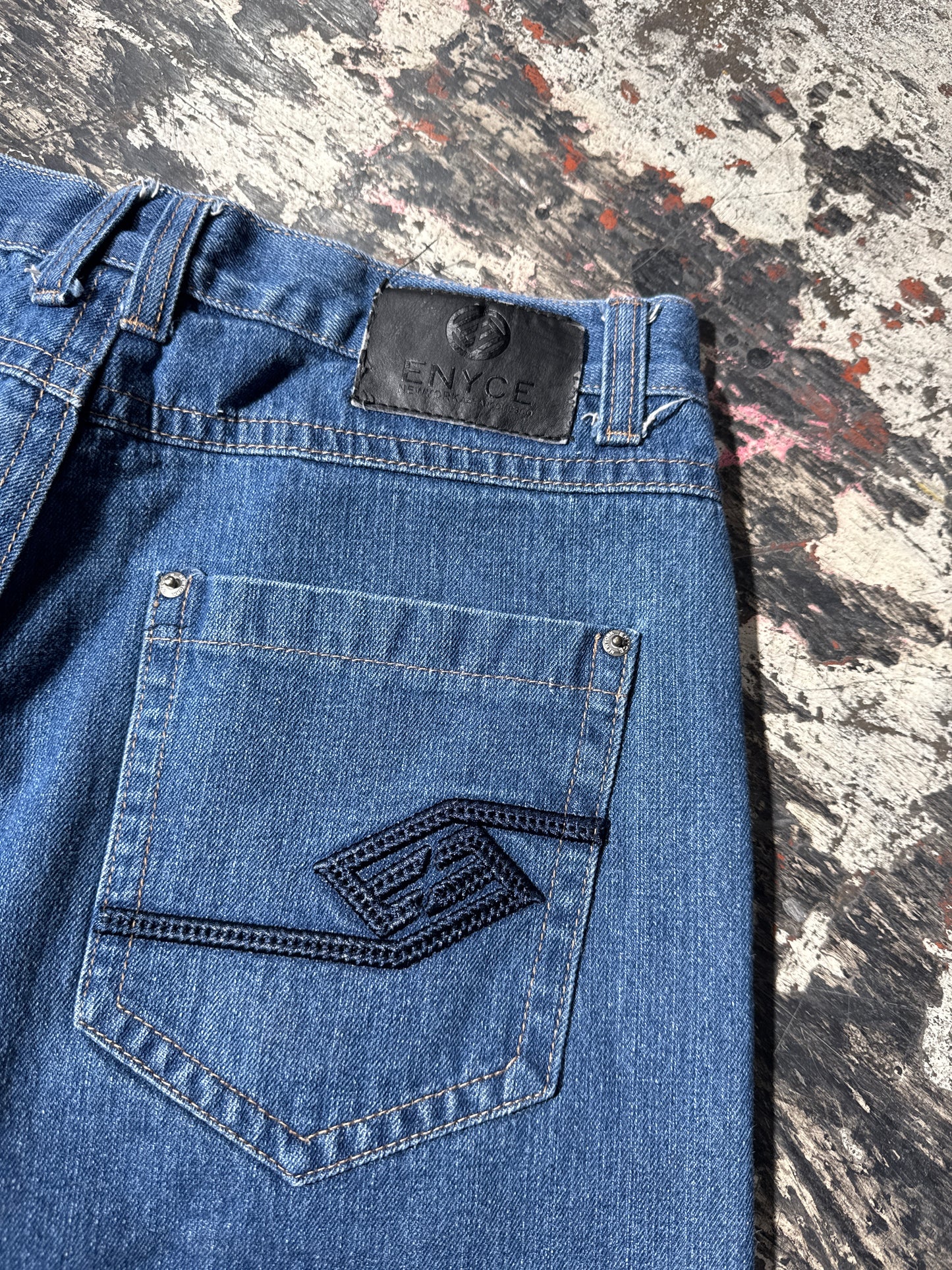 (34) Enyce Skateboard Jorts
