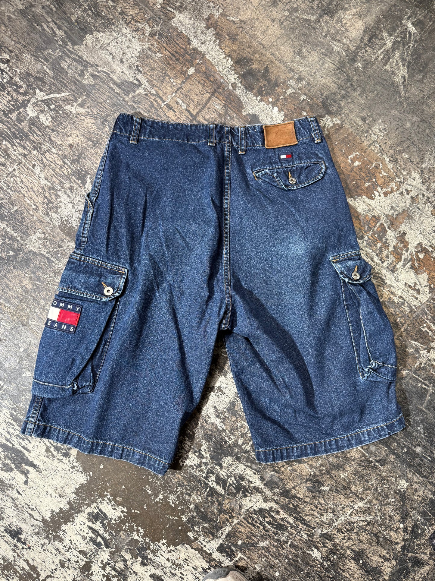 (34) Tommy Jorts Carpenter