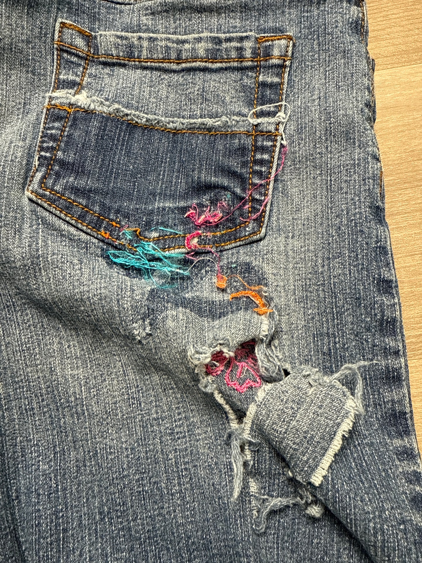 (16) Women Zoe 101 Denim Embroidered Pants