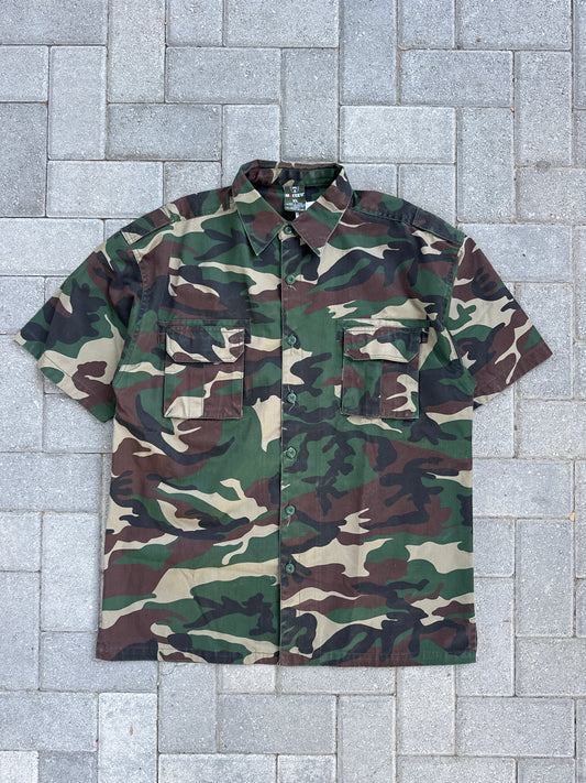 (XL) Y2K M.FFATT Army Camo Button-Up