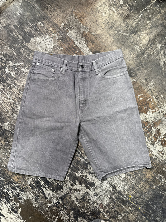 (34) 569 Levi’s Gray Jorts