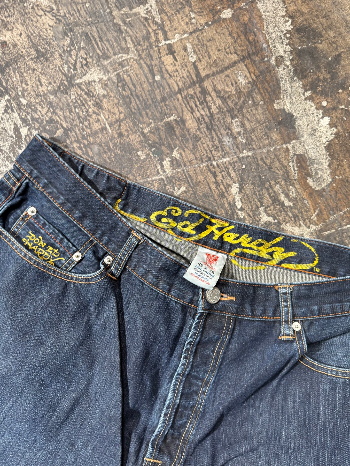 (42x32)Ed Hardy Screaming Skulls Denim
