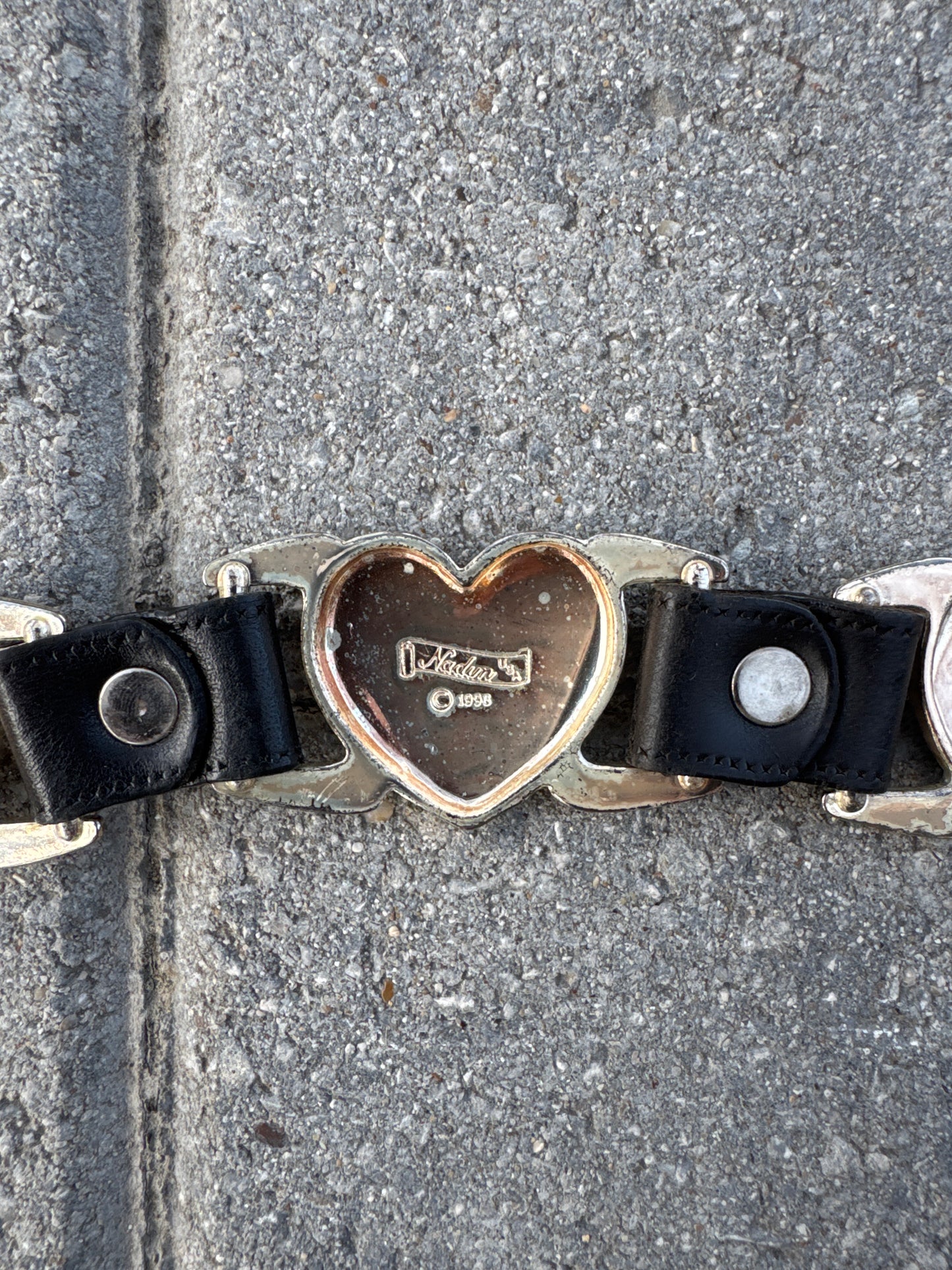 (26) 1998 Vintage Nadum Heart Belt