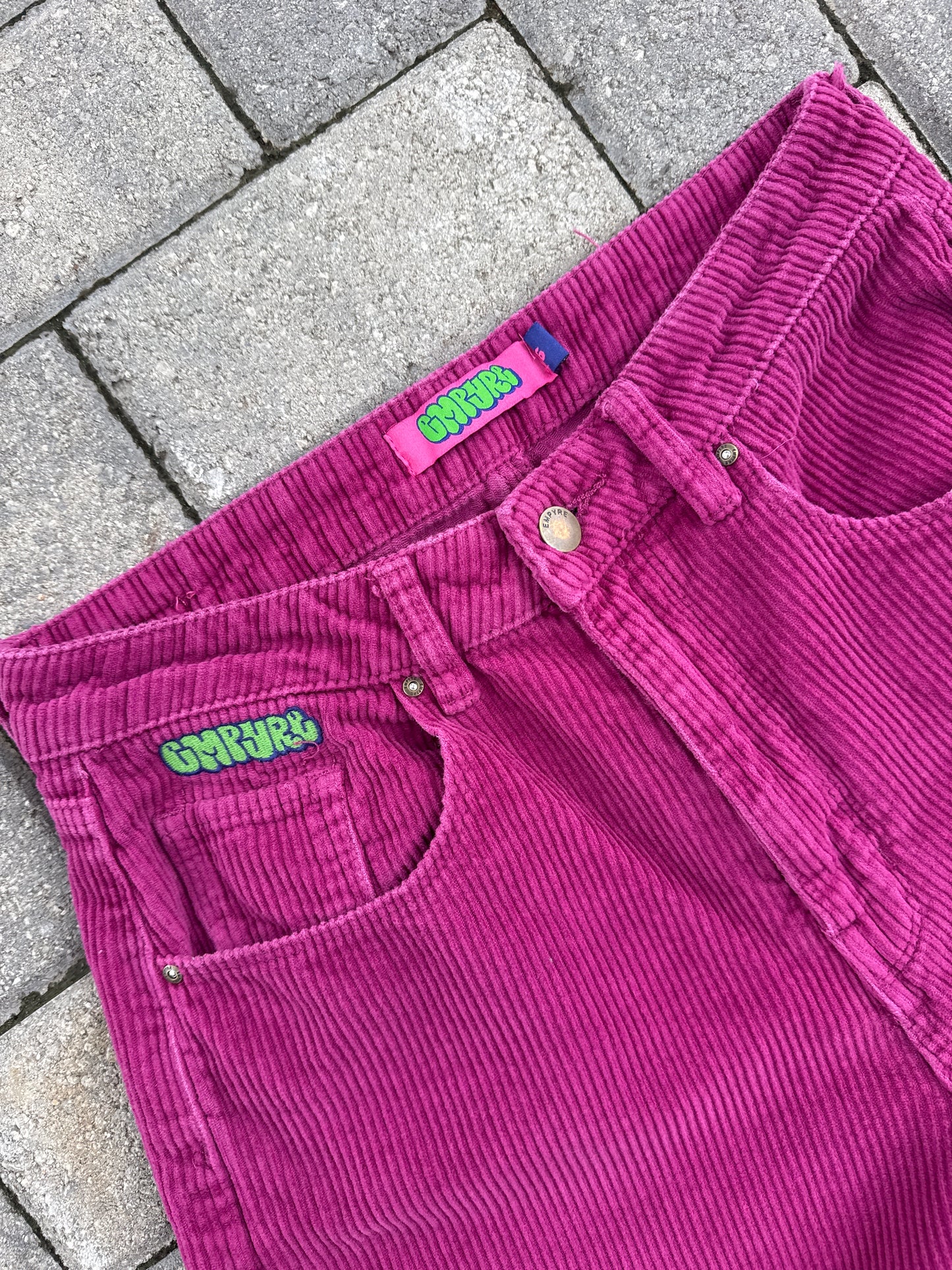 (27x30) Empyre Corduroy Pants