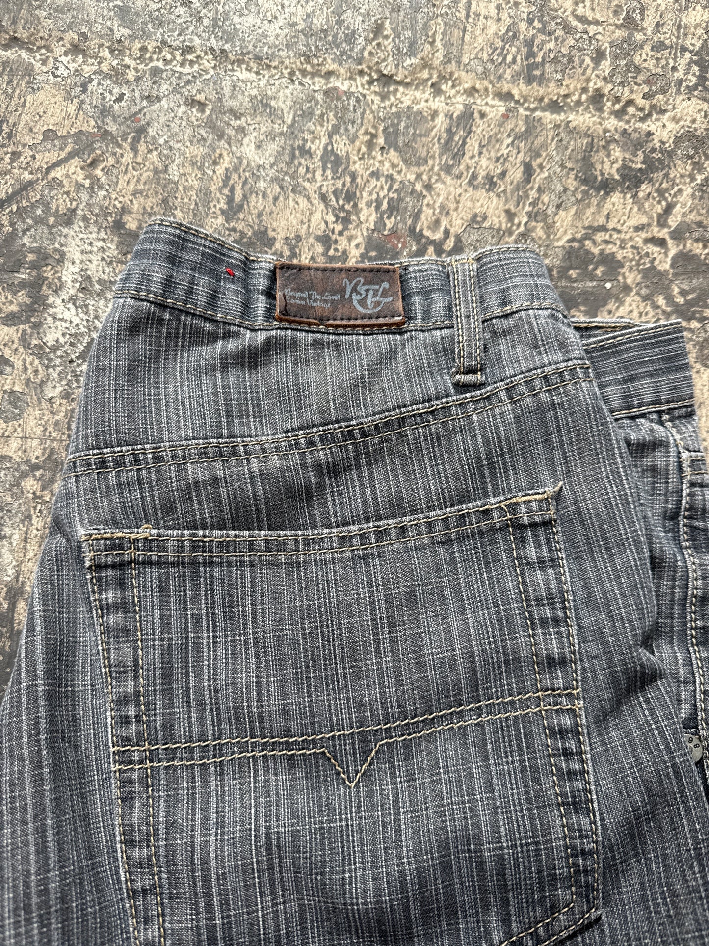 (38) Y2K Beyond The Limit Shorts