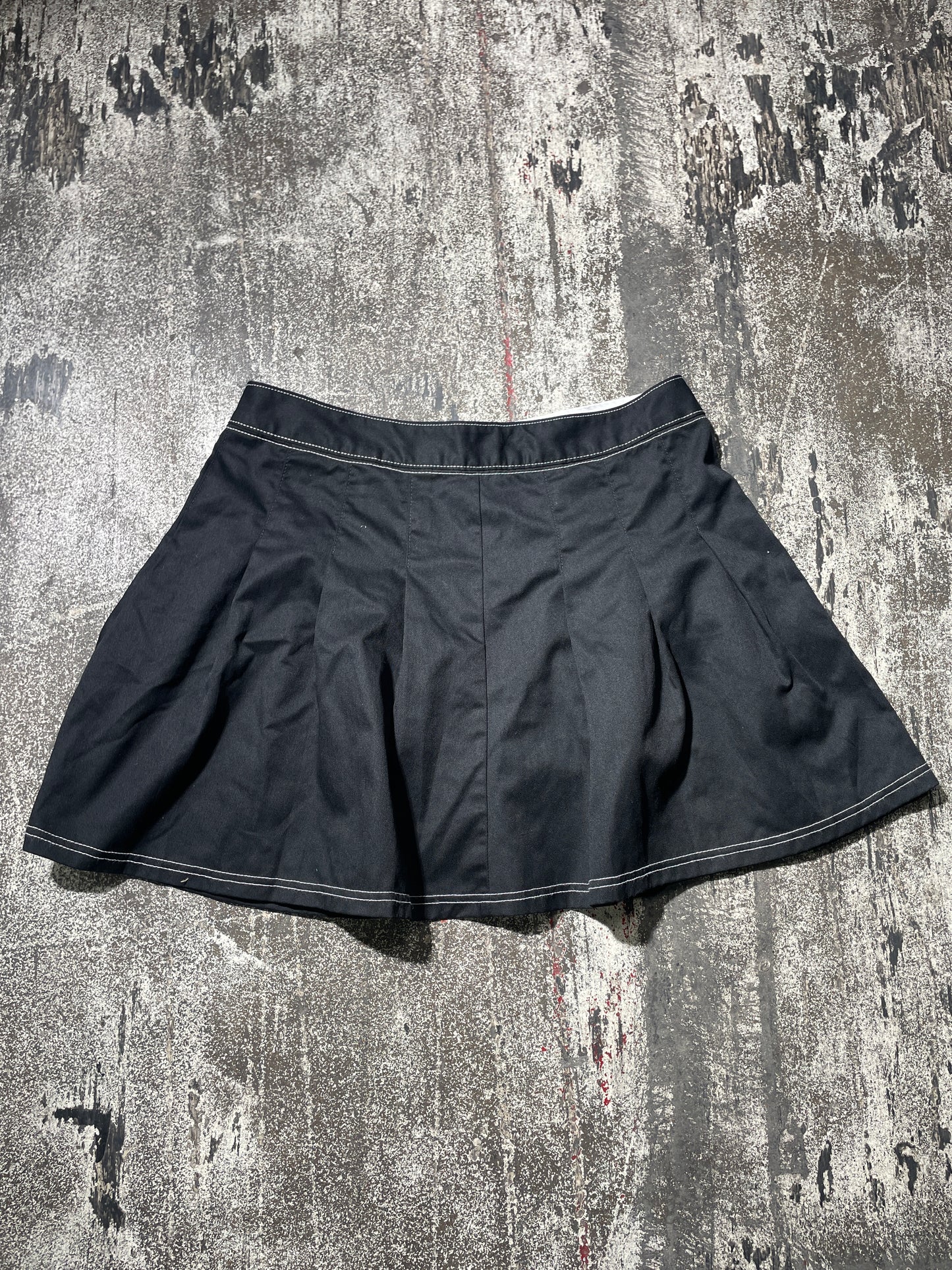 (32) Dickies Skirt