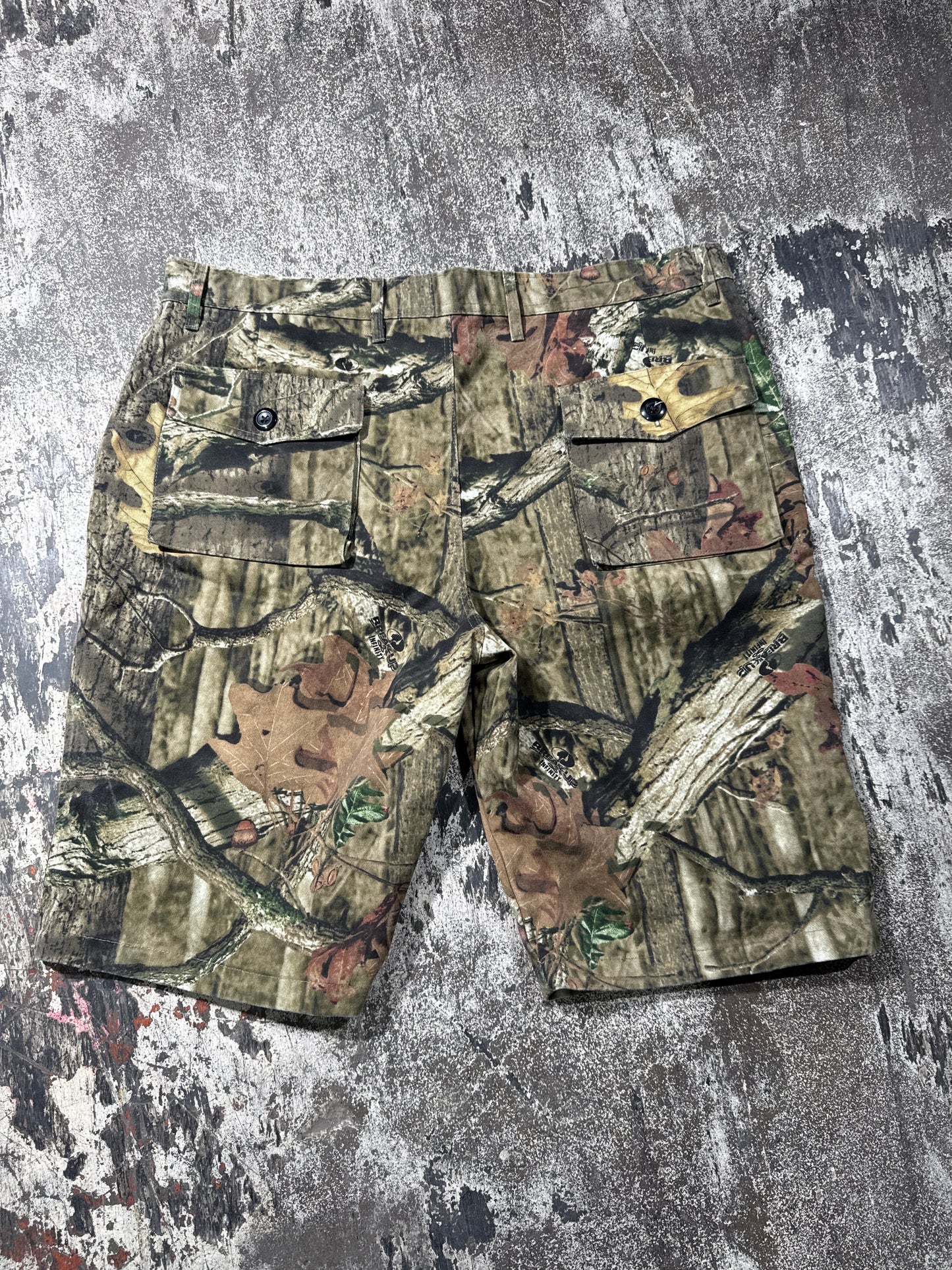(38) Mossy Oak Shorts