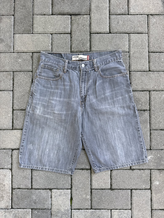 (32) Levi’s 569 Jorts