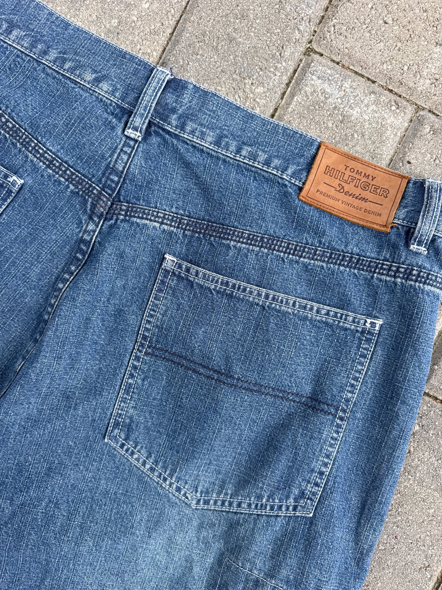 (40) Tommy Hilfiger Y2K Jorts